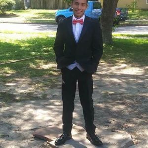 Meet your Posher, Emmanuel